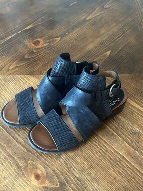 MIZ MOOZ Leather Sandles